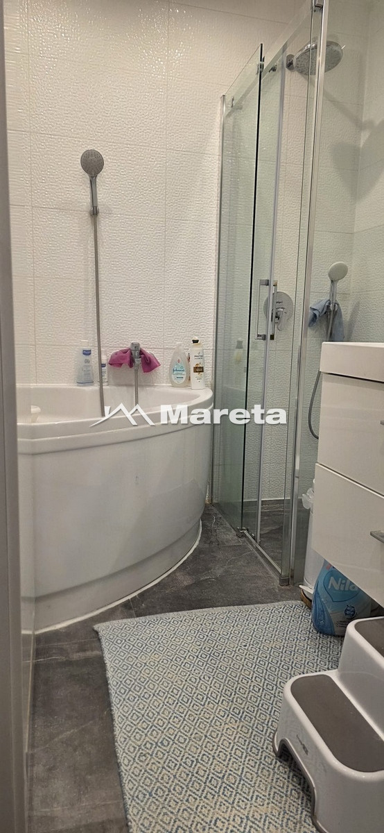 Zadar &ndash; Bili brig | 80,59 m&sup2; | 2S+DB | Kompletno renoviran | Namje&scaron;ten | Mogućnost 3. sobe