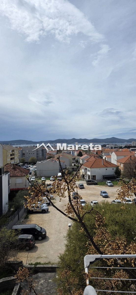 Zadar &ndash; Bili brig | 80,59 m&sup2; | 2S+DB | Kompletno renoviran | Namje&scaron;ten | Mogućnost 3. sobe