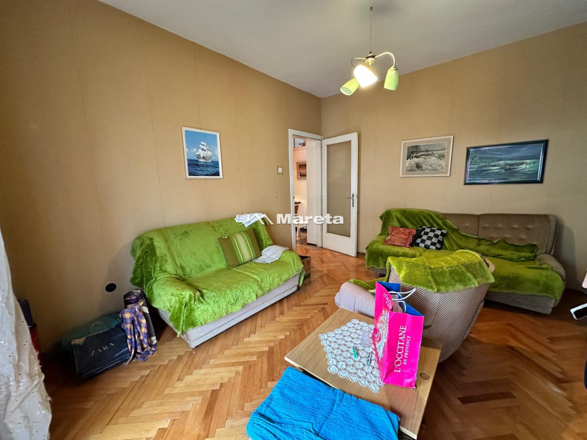 ZADAR - BRANIMIR, DVOSOBAN KOMFORAN STAN 70M2, 3.KAT!!!