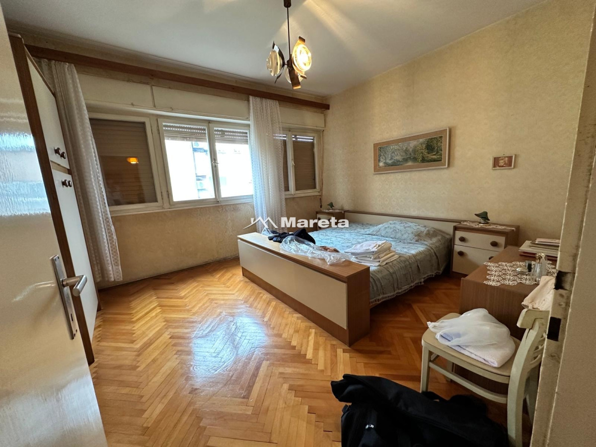 ZADAR - BRANIMIR, DVOSOBAN KOMFORAN STAN 70M2, 3.KAT!!!