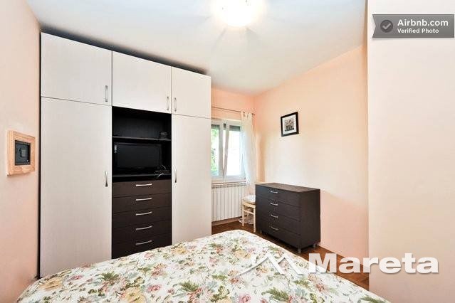KUĆA SA 7 ODVOJENIH APARTMANA