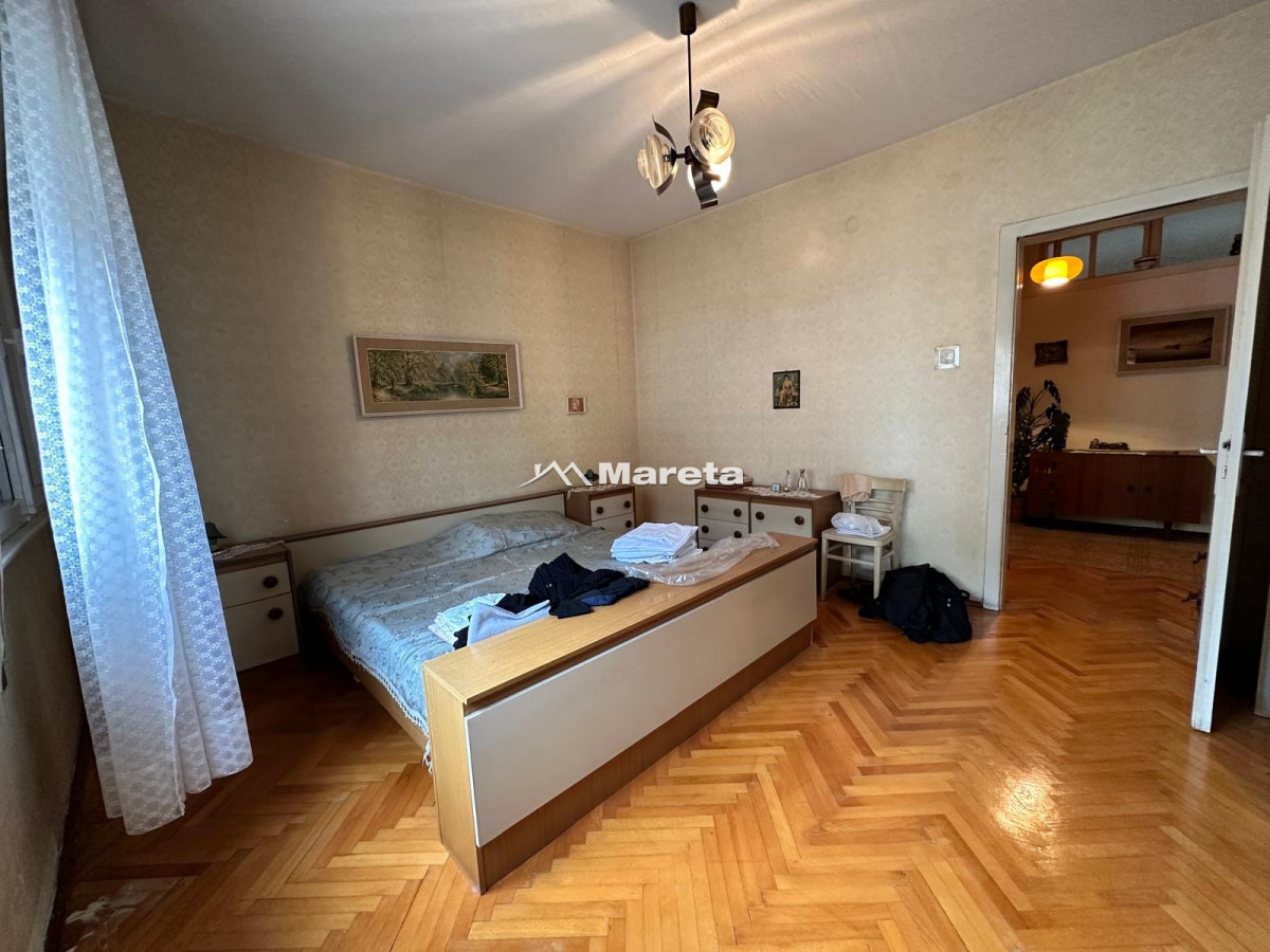 ZADAR - BRANIMIR, DVOSOBAN KOMFORAN STAN 70M2, 3.KAT!!!