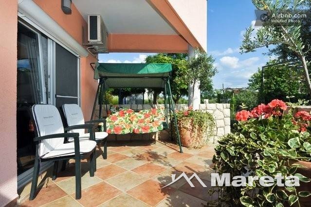 KUĆA SA 7 ODVOJENIH APARTMANA