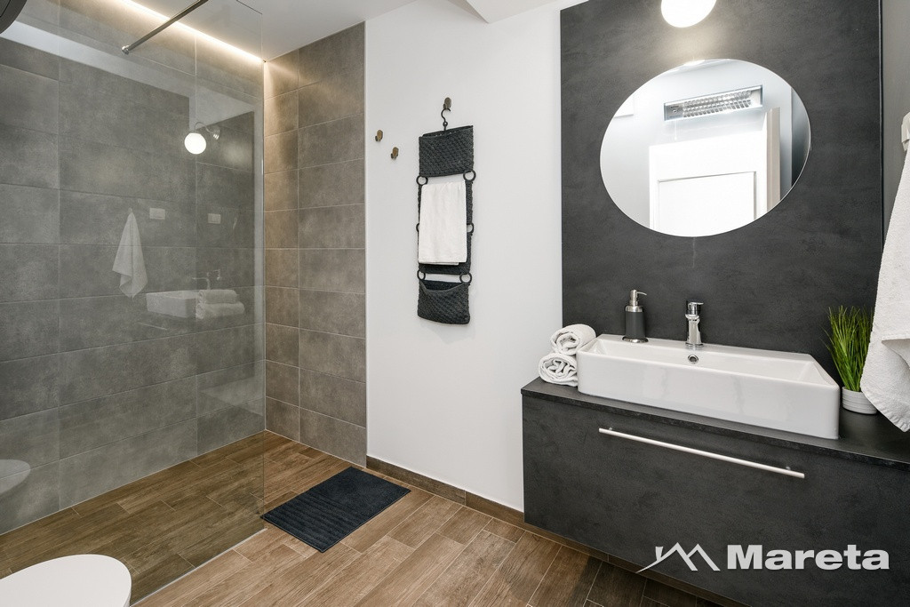 MODERNA NOVA VILLA SA 13 SOBA I BAZENOM!!!
