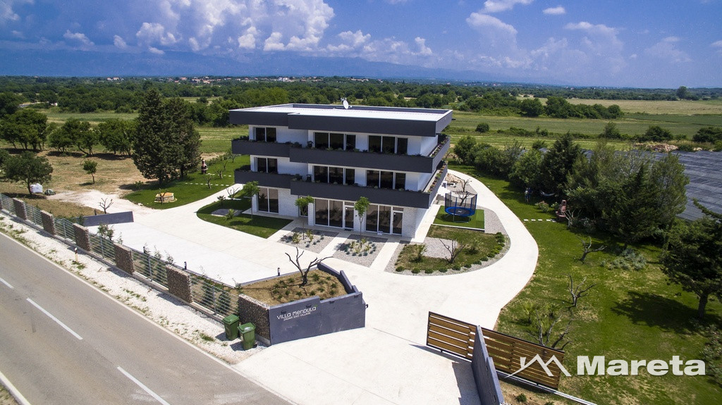 MODERNA NOVA VILLA SA 13 SOBA I BAZENOM!!!