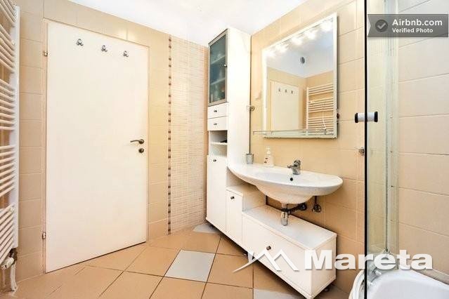 KUĆA SA 7 ODVOJENIH APARTMANA