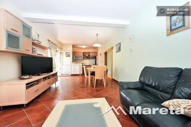 KUĆA SA 7 ODVOJENIH APARTMANA
