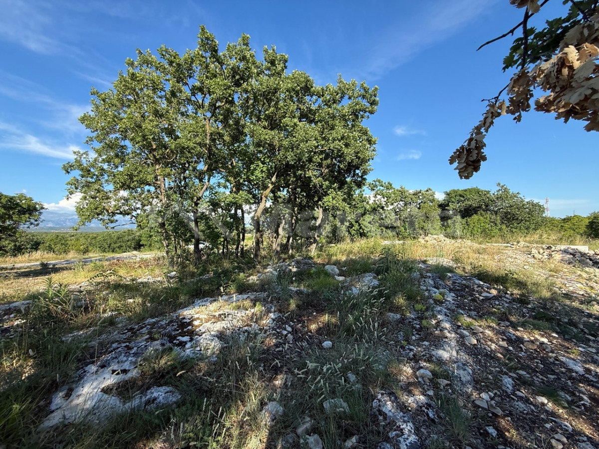 Lovinac - građevinsko zemlji&scaron;e 1500 m2