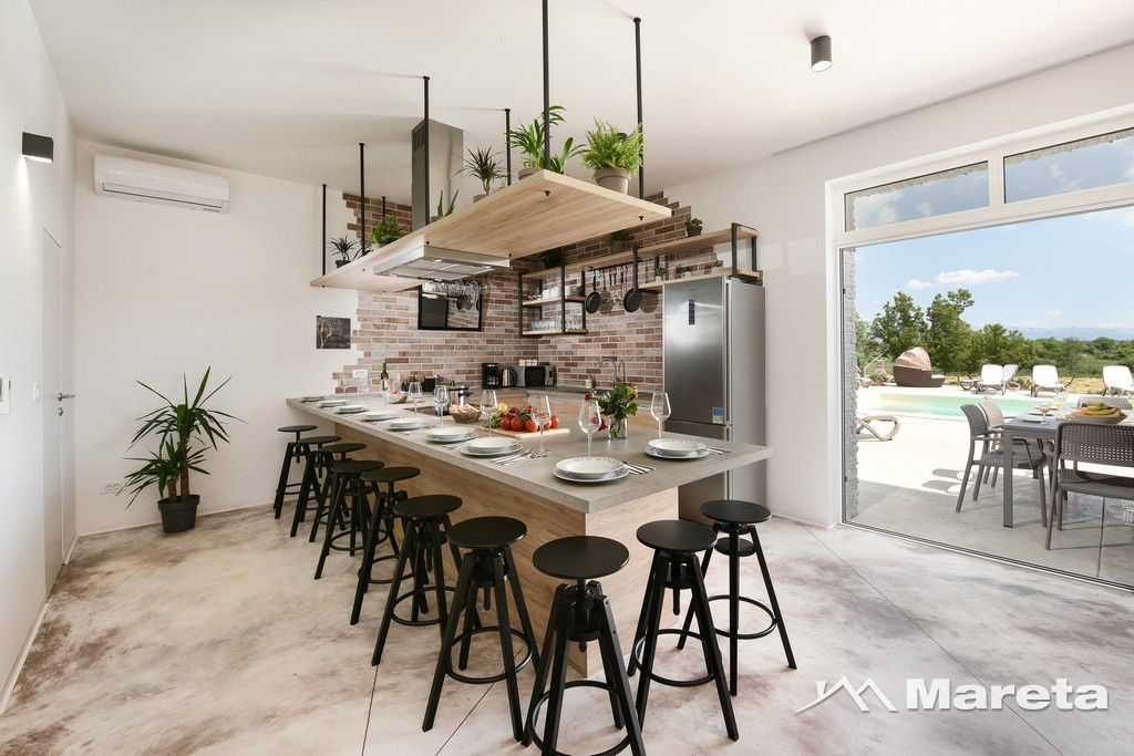 MODERNA NOVA VILLA SA 13 SOBA I BAZENOM!!!