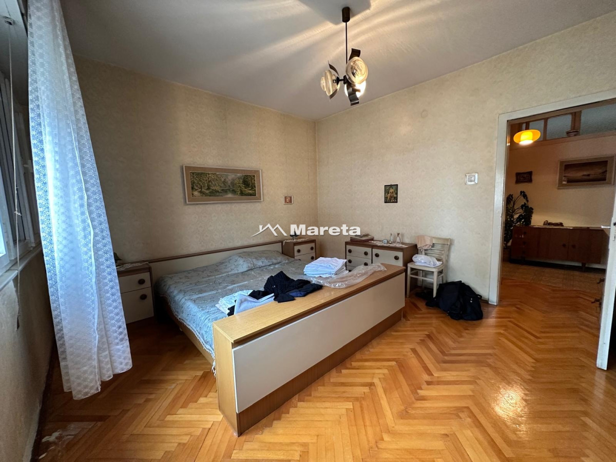 ZADAR - BRANIMIR, DVOSOBAN KOMFORAN STAN 70M2, 3.KAT!!!